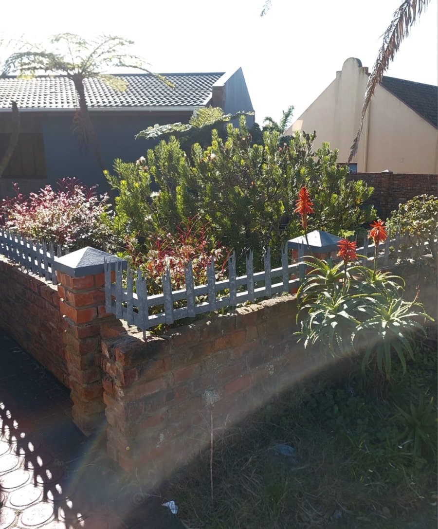 4 Bedroom Property for Sale in Heiderand Western Cape